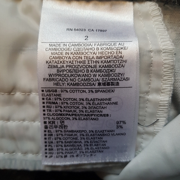 Banana Republic Hampton Fit Cherry Print Shorts - Picture 8 of 11